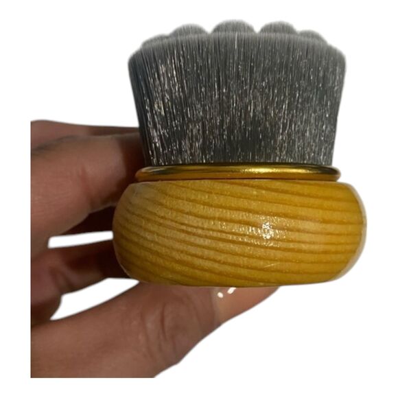 100% Natural Cherrywood Facial Cleansing & Exfoliating Brush - Picture 3 of 6